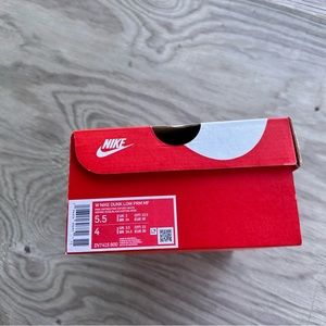 W NIKE DUNK LOW PRM "PINK OXFORD" 
Size-5.5W